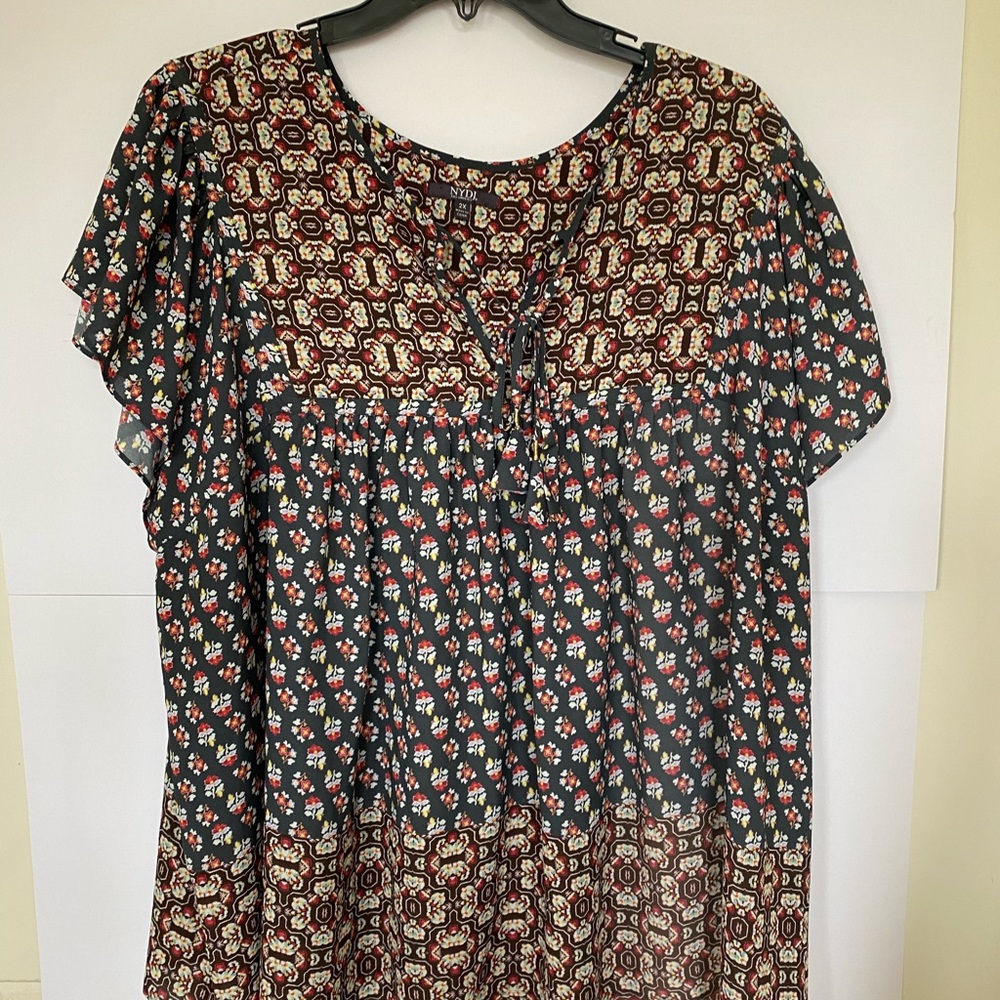 NYDJ grey and brown flutter sleeve top